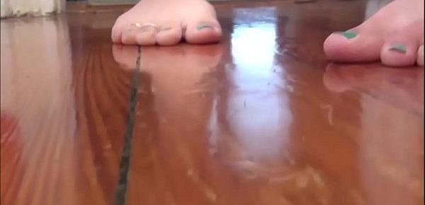  Giantess Sexy Feet